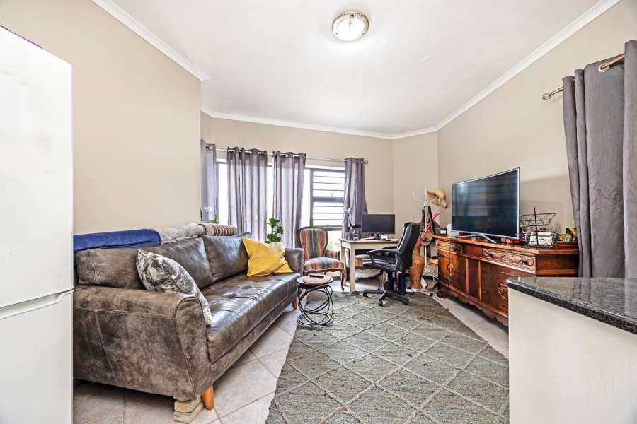 8 Bedroom Property for Sale in Plattekloof Western Cape